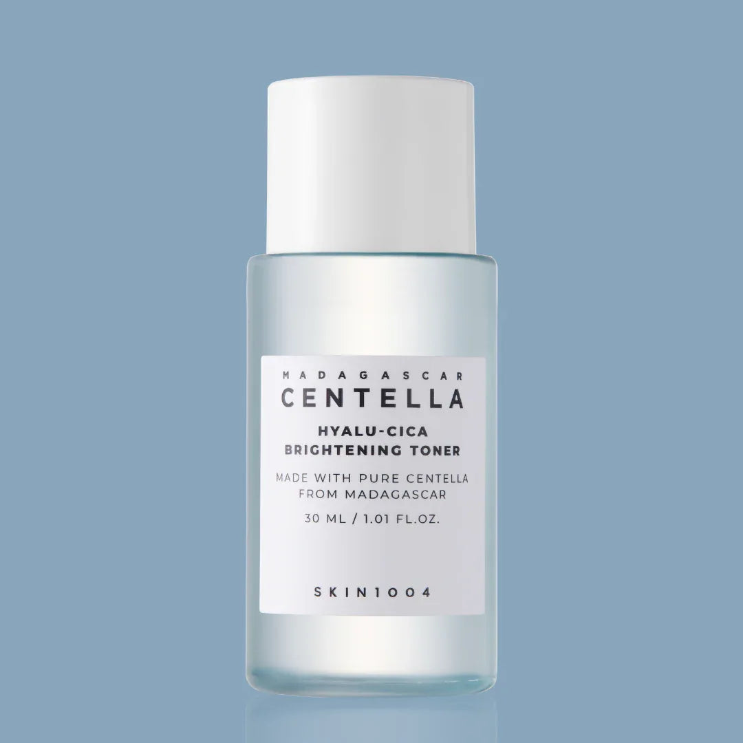 Skin1004 Hyalu-Cica Brightening Toner 30 мл – хидратиращ и озаряващ тоник с мадагаскарска центела