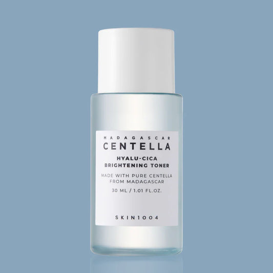 Skin1004 Hyalu-Cica Brightening Toner 30 мл – хидратиращ и озаряващ тоник с мадагаскарска центела