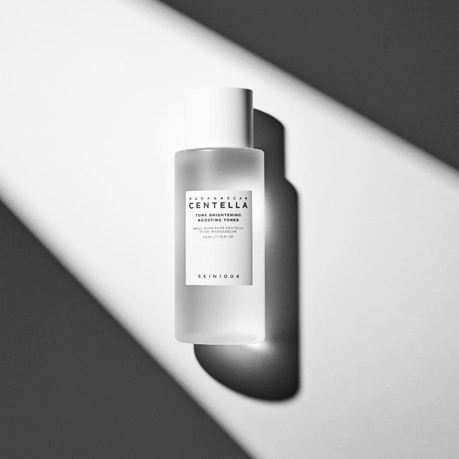 Skin1004 Madagascar Centella Tone Brightening Boosting Toner 210 мл – озаряващ тоник с центела за по-равномерен тен